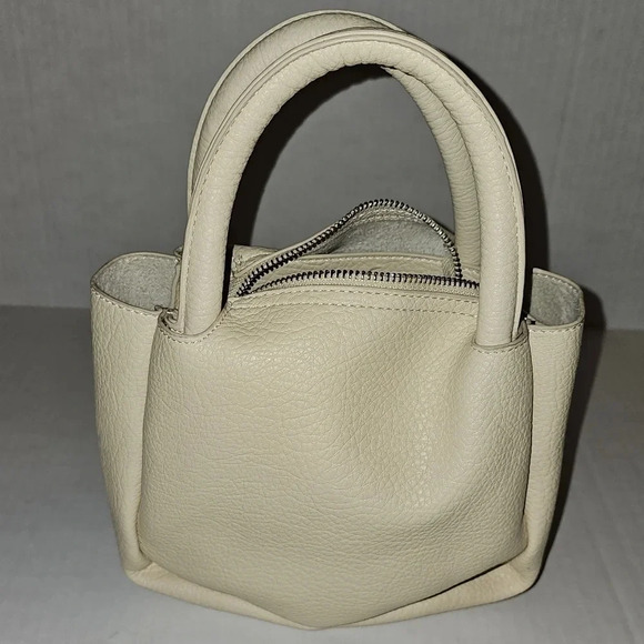 Crossi NY Vegan Leather Mini pebble crossbody/handbag - Picture 7 of 9